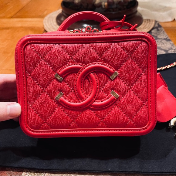 Chanel Quilted Caviar Leather Filigree Vanity Bag - Picture 2 of 15
